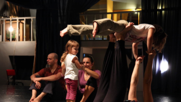 Mini Movers | Ages 2-3 | Saturdays | 9.45 - 10.25am